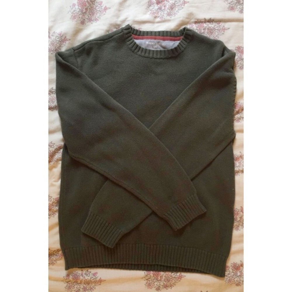 DONATING SOON• Forest Green Sweater